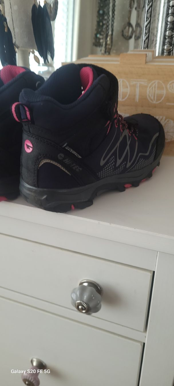 Hi-Tec Schuhe für Mädchen: Wanderschuhe Hi-tec Gr.33 – Gebraucht aus Oberaach von Svea11 5