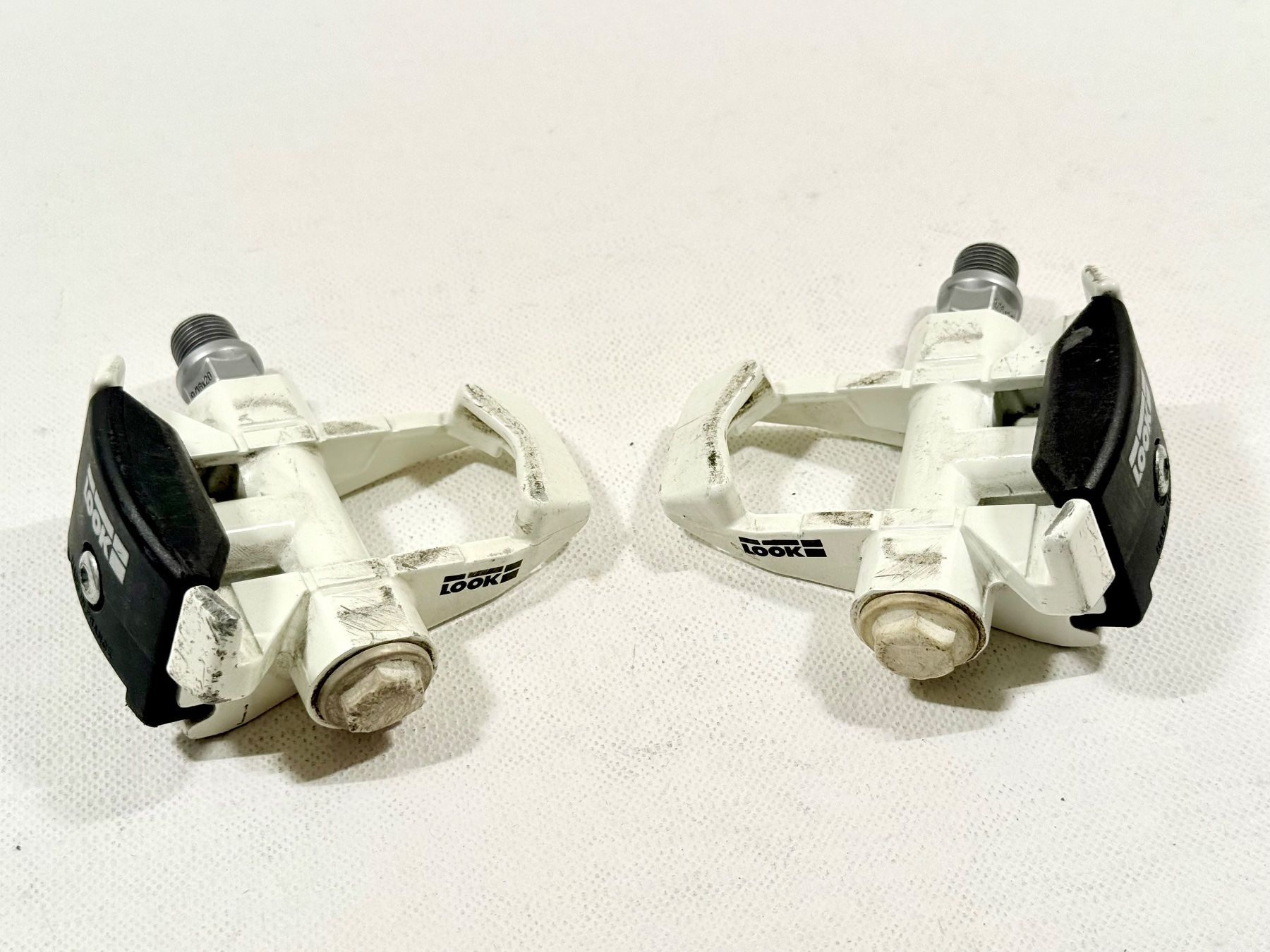 Look Ersatzteile: LOOK Pedals Pedalen 1.Generation Schwarz Weiss – Gebraucht aus Luzern von bikeandbeltcom 2