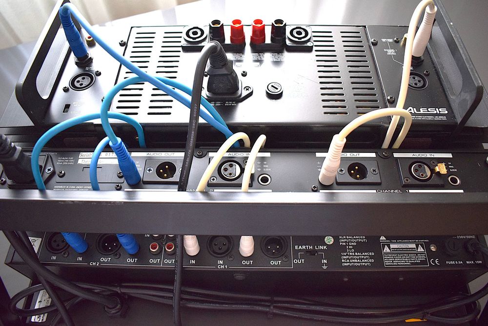 Console di mixaggio: Studio and P.A. amplification & controlling monitor's Set – Usato da Brüttisellen venduto da Ecross 2