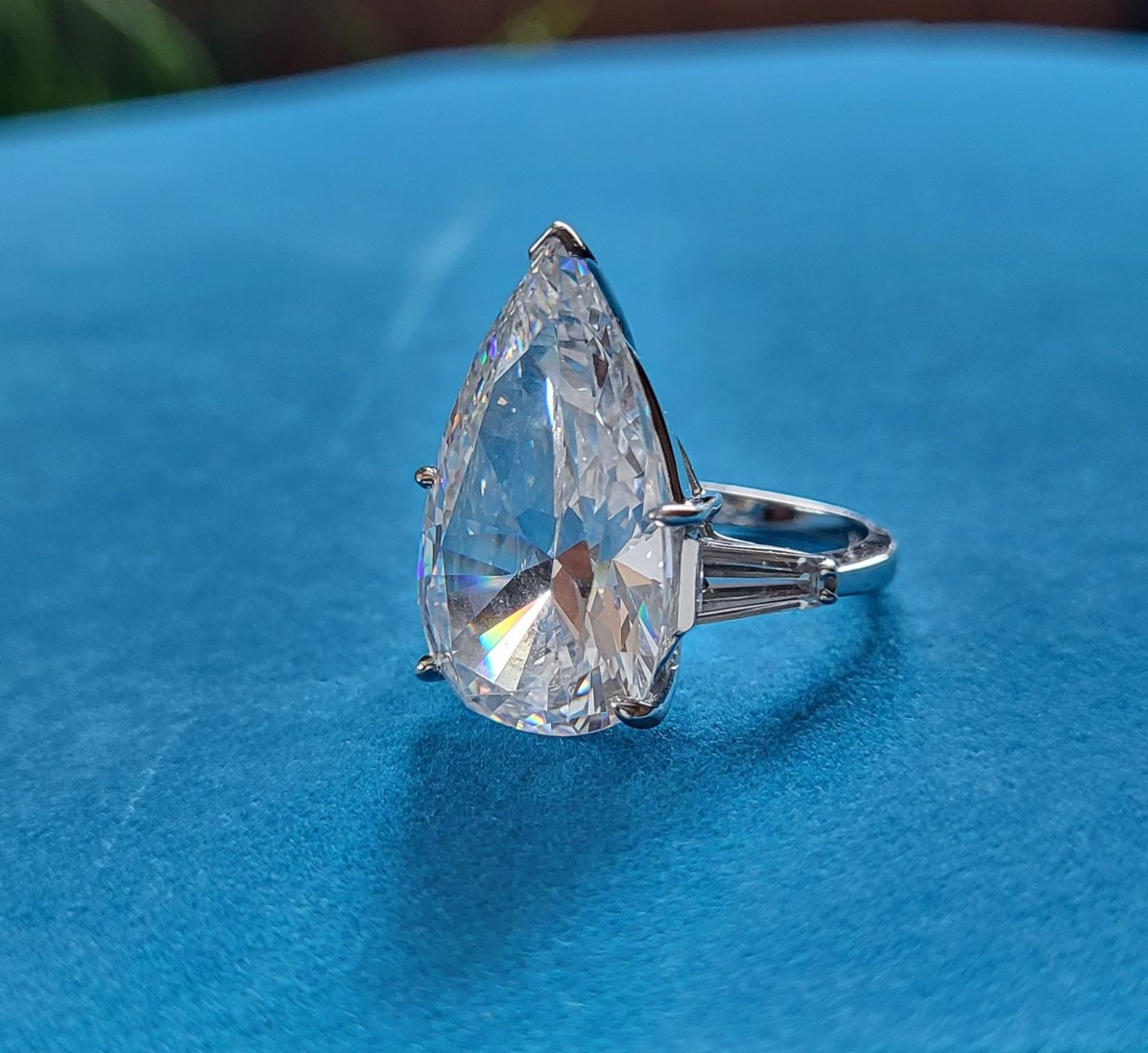 Anelli: Massiv 585 Weiss Gold Ring Mit Steine – Usato da Wald ZH venduto da Aniade 7
