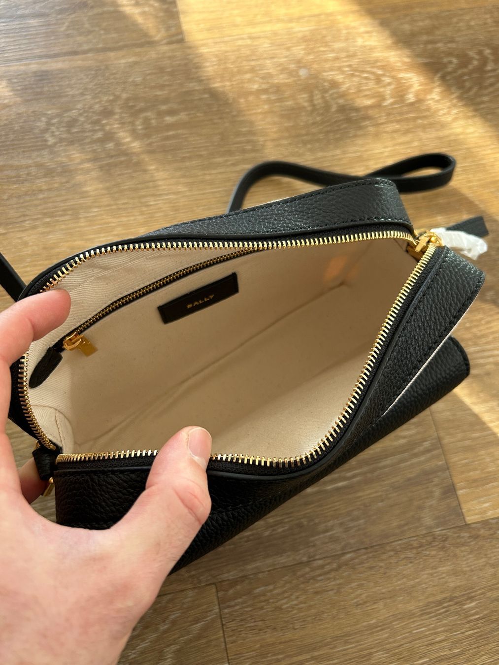 Bally Borse: Bally Bar Daniel logo-print Crossbody Bag – Nuovo e nell'imballaggio originale da Cimo venduto da speedball93 4