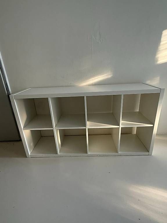 Ikea Scaffali: IKEA KALLAX Regal mit 8 Fächern, weiss – Usato da Zürich venduto da san_pelle