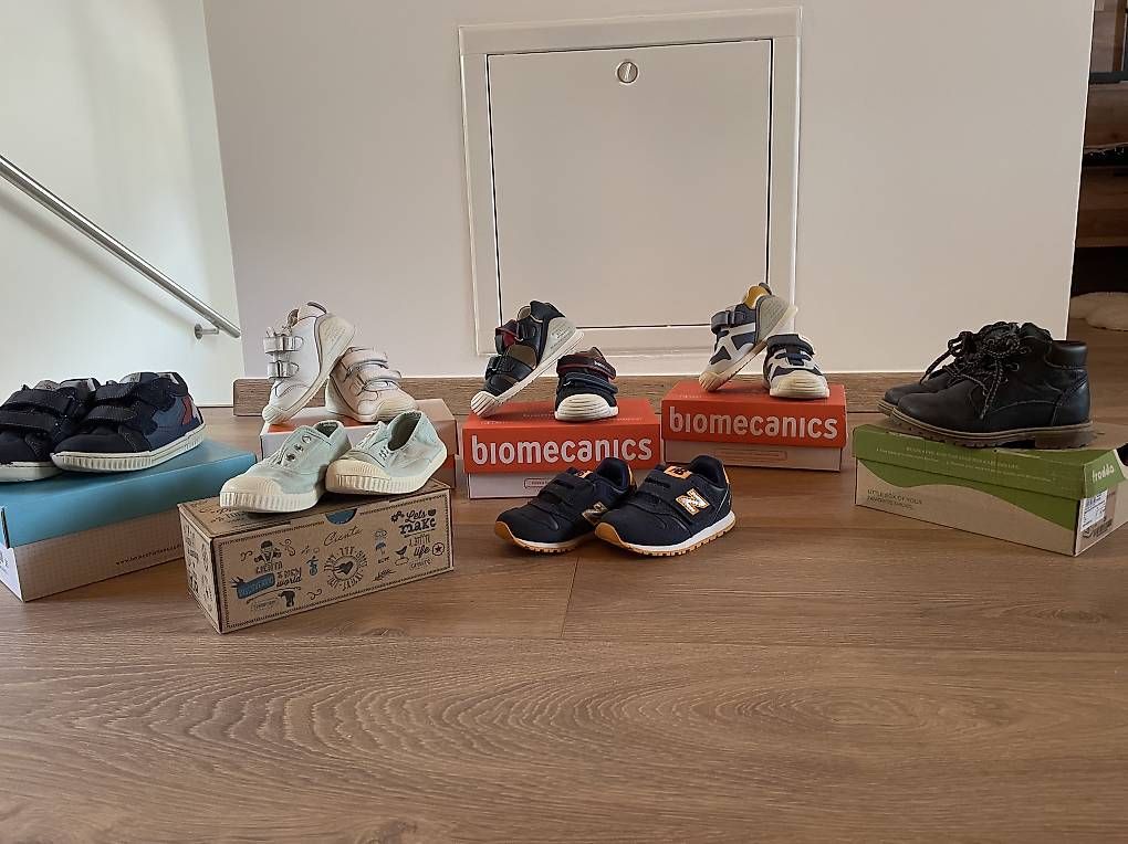 Scarpe per ragazzi: Scarpe da bimbo diversi numeri  – Usato da Gordola venduto da RiPa14 4