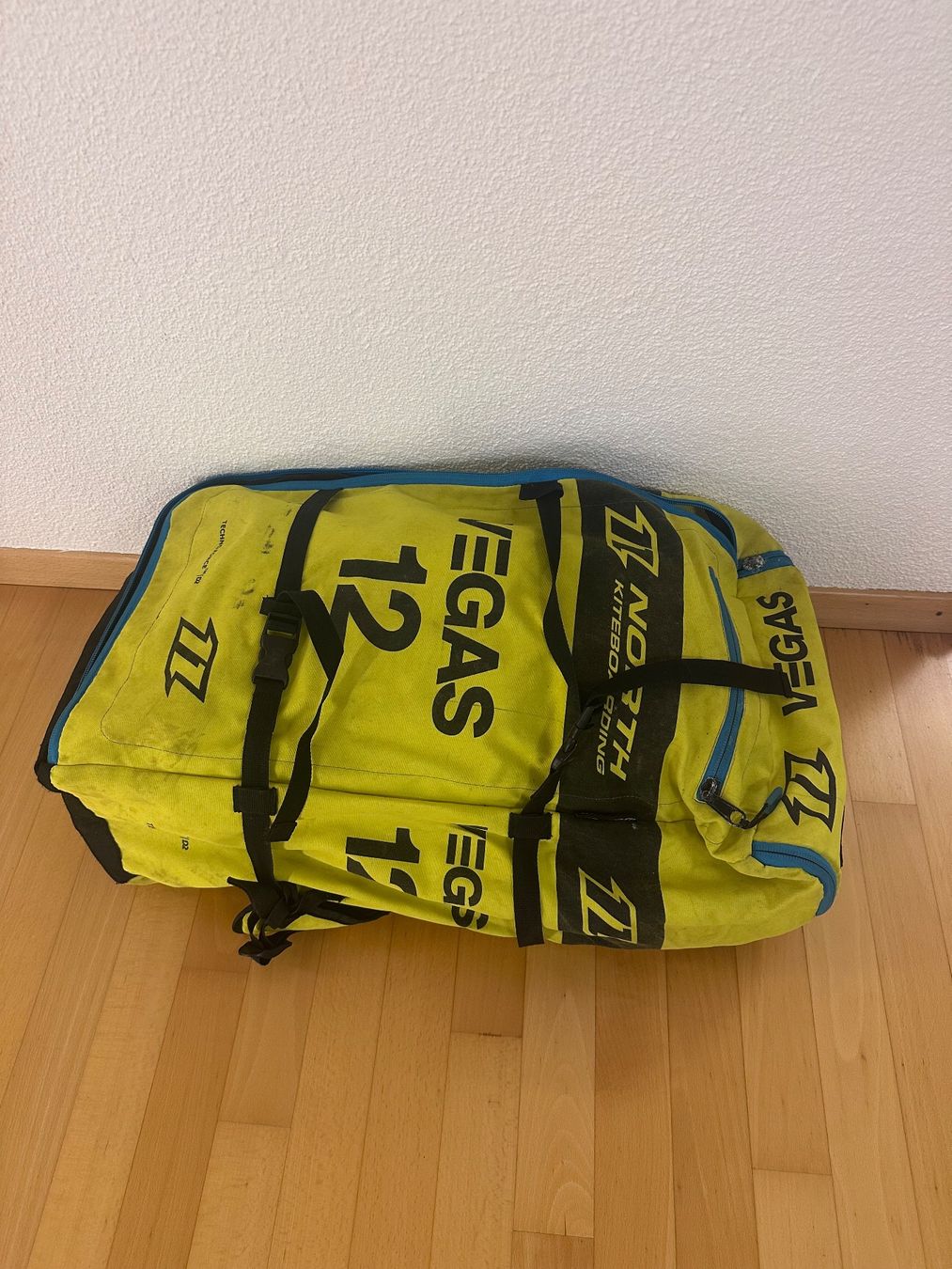 Kite: North / Duotone Kitesurf Set – D'occasion à Pfäffikon SZ par PDW26 5