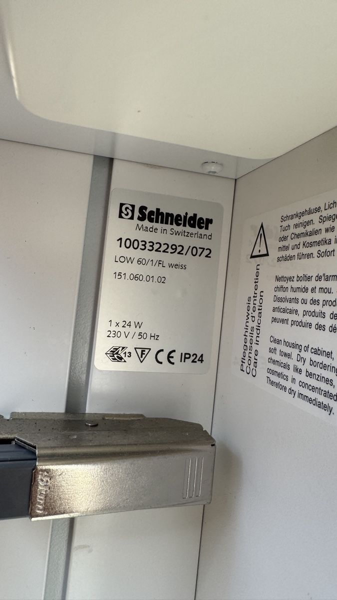 Armoires miroirs: Spiegelschrank Schneider – D'occasion à Wallisellen par ocz_t6fv 5