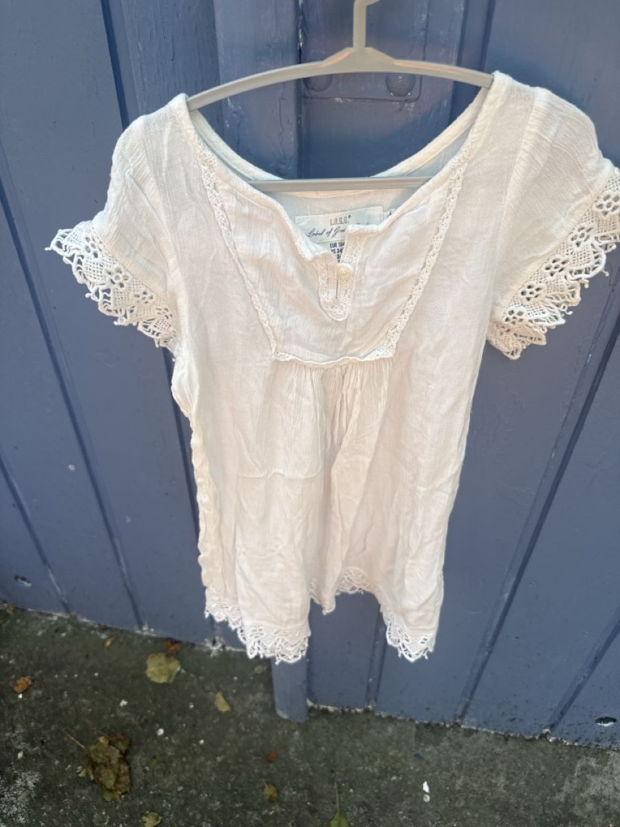 Robes et jupes: Mädchen Kleid L.O.G. Grösse 104 weiss spitze – D'occasion à Zürich par Krikri21 1
