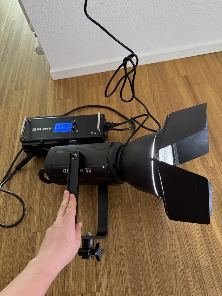 Laboratorio & Camera oscura: Video light Falcon 300W – Usato da Zürich venduto da shu_knl5 1
