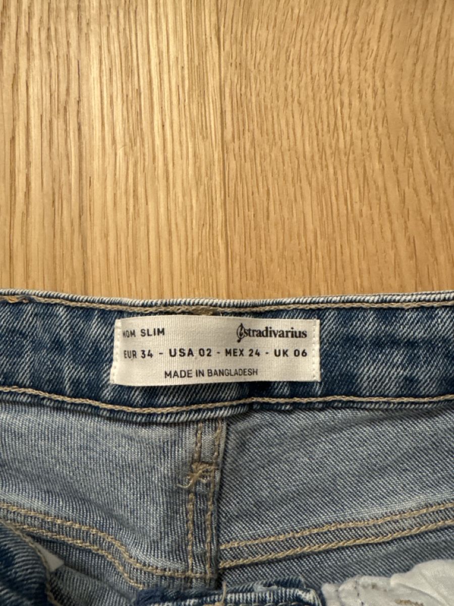 Stradivarius Jeans: Stradivarius Mom Jeans, Gr. 34 – Usato da Staad SG venduto da ha.al 2