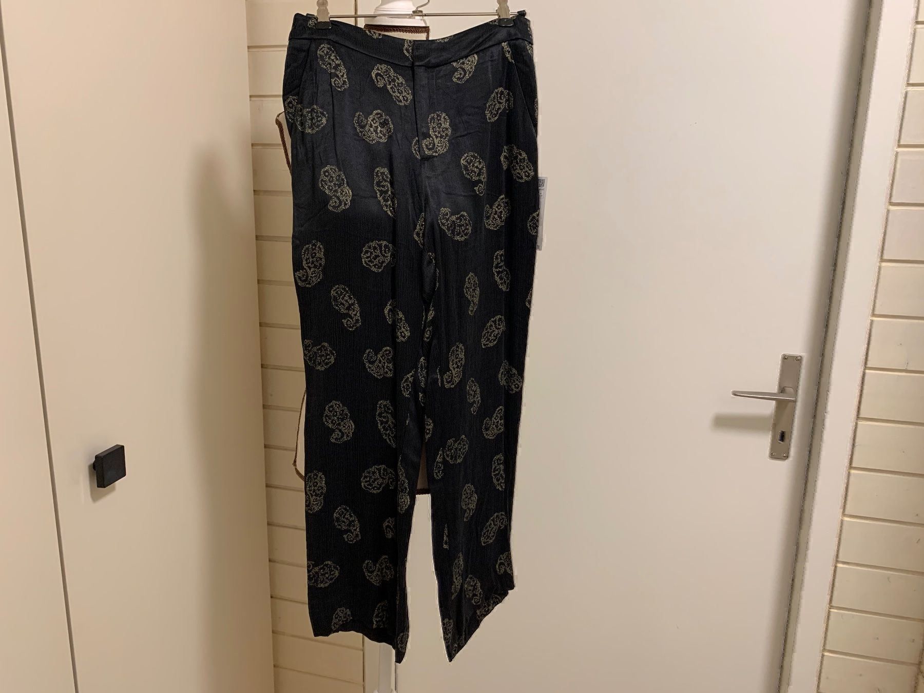 Zara Pantaloni: Zara Hose schwarz Gr. XS – Nuovo (secondo la descrizione) da Aarau venduto da Obdulia