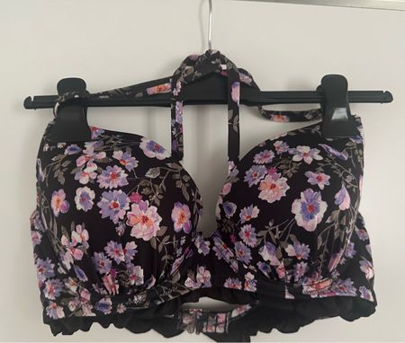 BIKINIOBERTEIL mit Blumenmuster. Gr. 80D