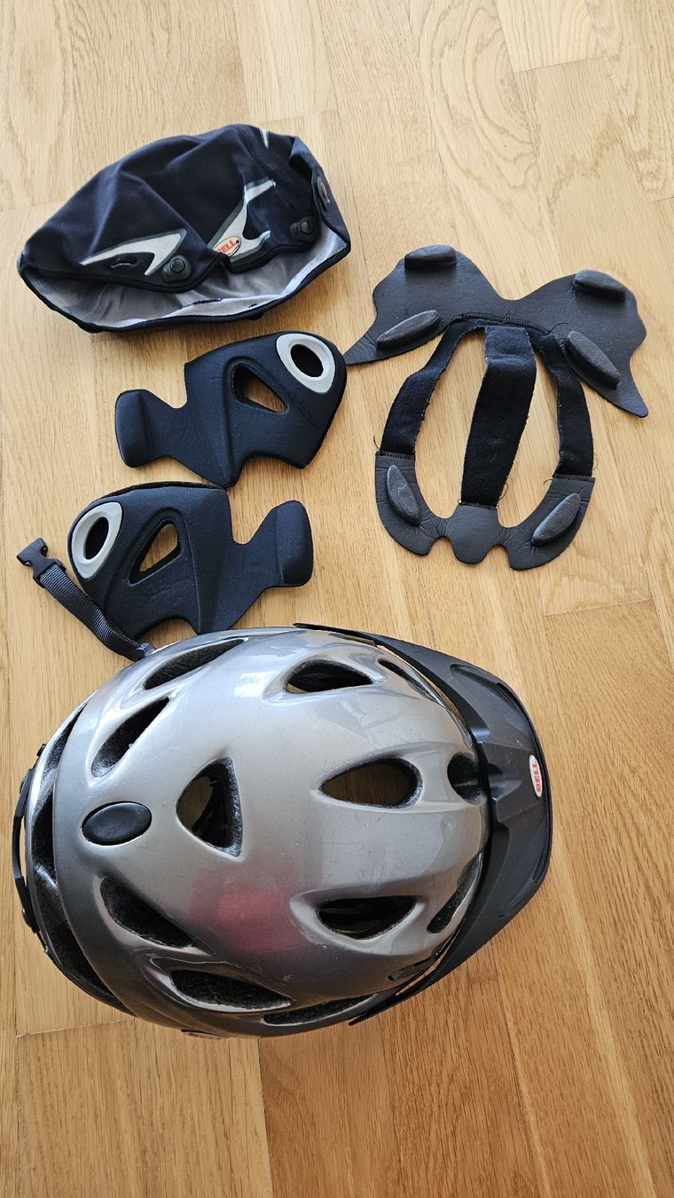 Bell Caschi: Velohelm Bell M 55-59cm grau – Difettoso da Hildisrieden venduto da Schteigeiss
