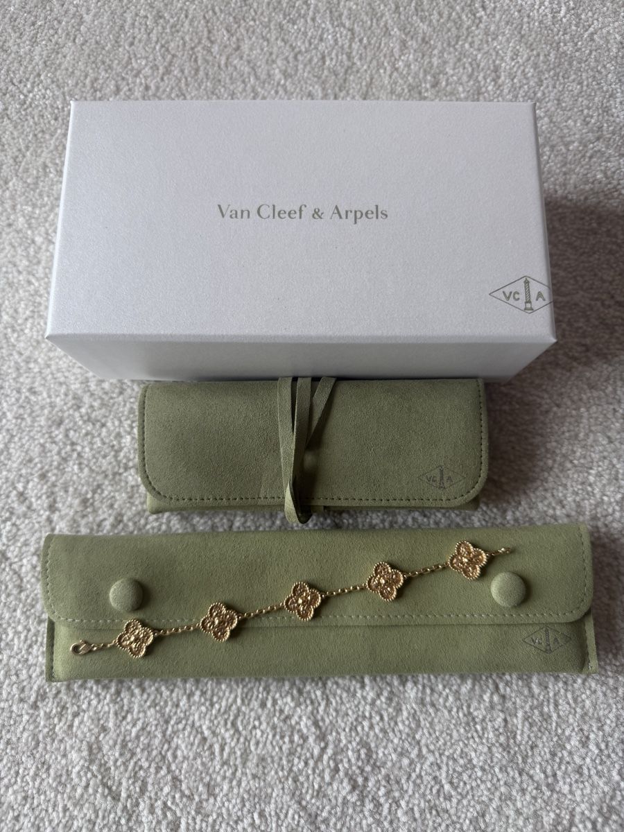 Van Cleef Bracciali & Braccialetti: Bracelet Van Cleef & Arpels, Alhambra, Or Jaune, Comme Neuf – Nuovo (secondo la descrizione) da Lausanne venduto da Stephaniesdressing
