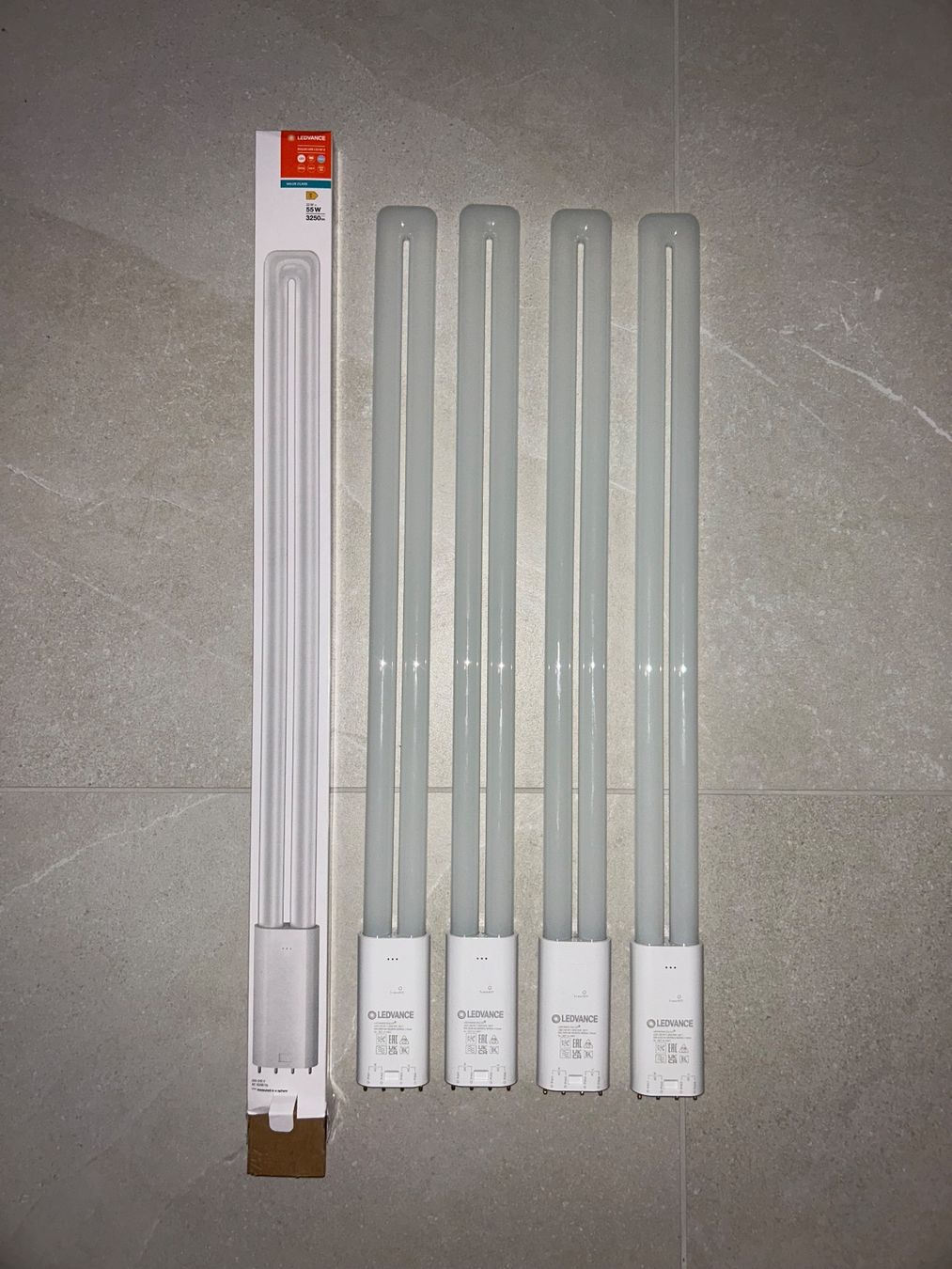Lampade: Ledvance Dulux LED L55 HF V – Usato da Kappelen venduto da Kugelfisch011