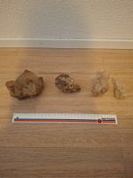 Lot mit 4 schönen Kristallen (Quartz?) – zum Dekorieren