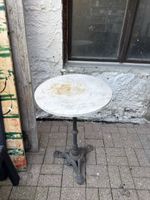 Rundtisch Marmor mit Gusseisenfuss gebraucht