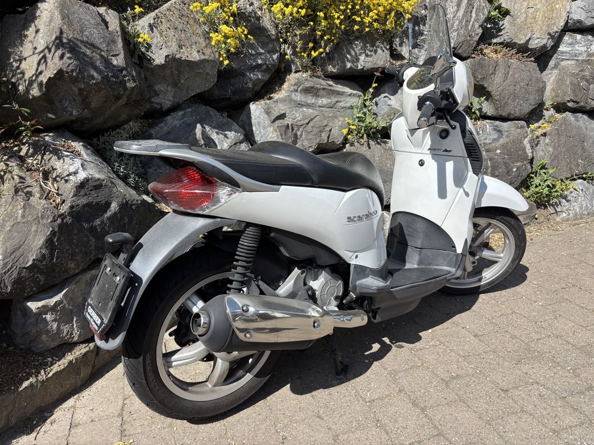 Aprilia Scooter: Roller Aprilia 125 Scarabeo – Usato da Bolligen venduto da sas_2b2f 4