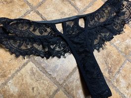 Chic Tanga di Pizzo-tg M/L—sexy e elegante