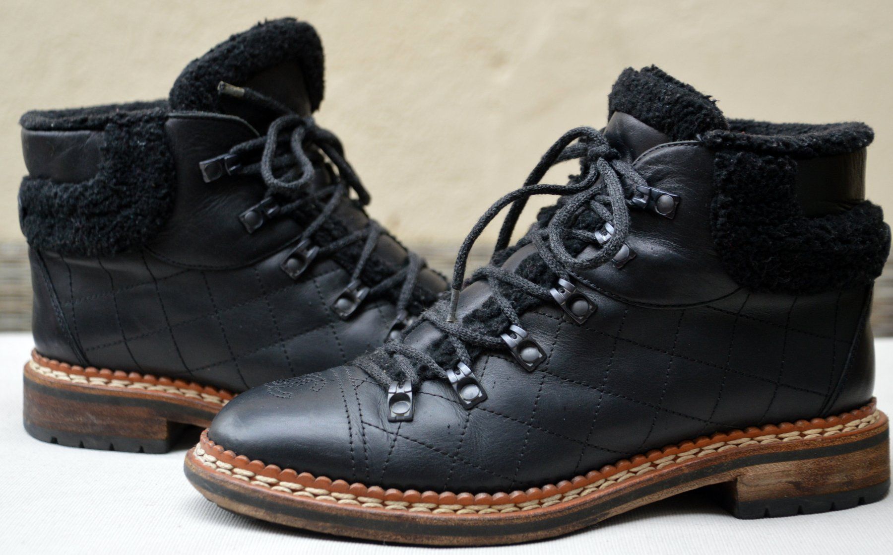 Chanel Scarpe da donna: Boots Chanel bottes .41 – Usato da Collonges venduto da Auganien 4