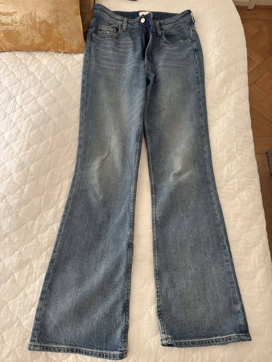 H&M Jeans: Superbe jean bootcut H&M, T38 – Usato da Genève venduto da Cicin 2