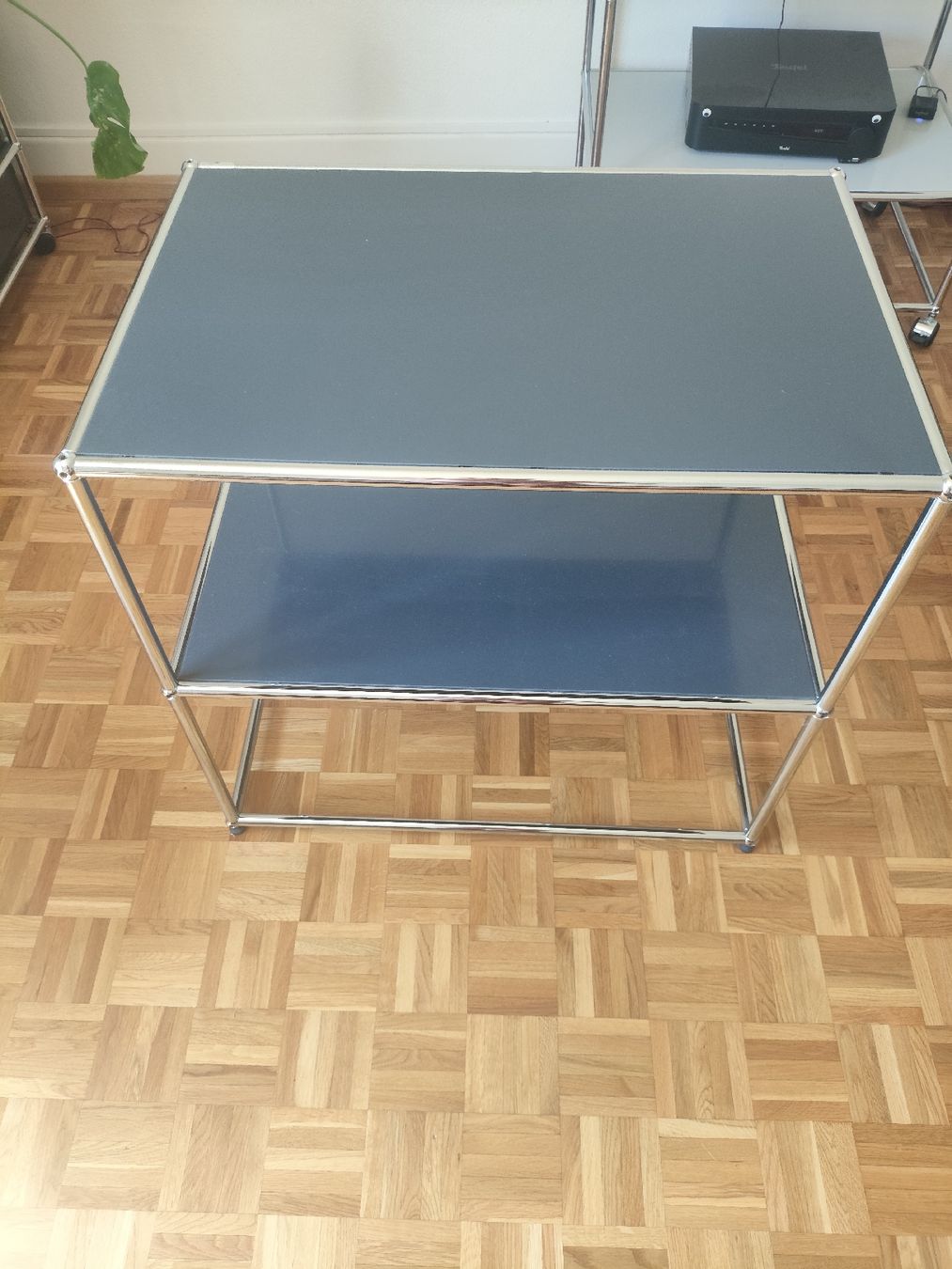 USM Tables: USM Haller Tisch  – D'occasion à Basel par jpw_7gqh 1
