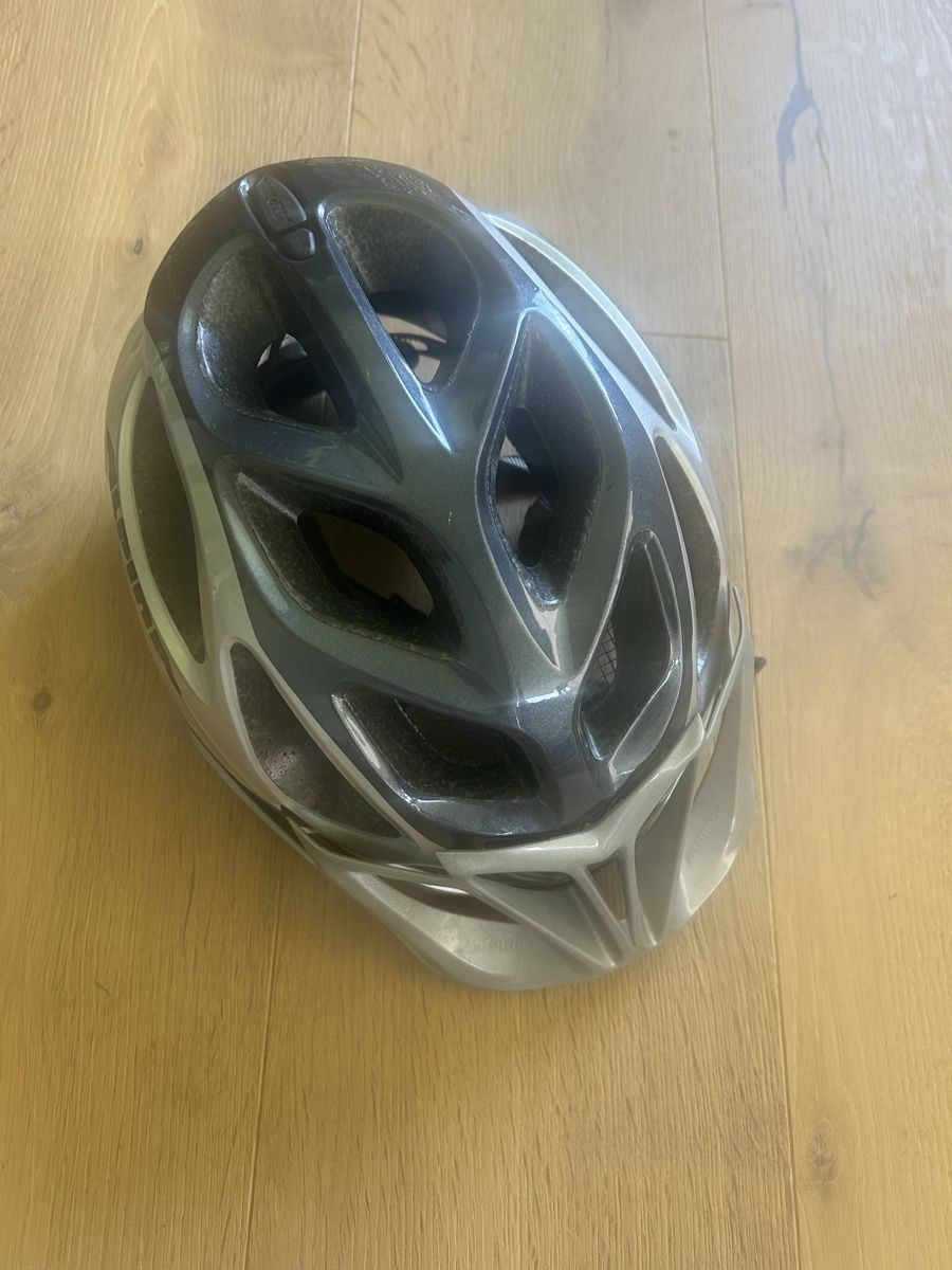 Alpina Caschi: Velohelm – Usato da Schwändi GL venduto da ste_2zs8 5