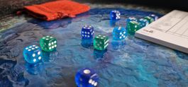 Neuer Kunst-Spieltisch, Unikat + 12 Würfel + Yatzyblock