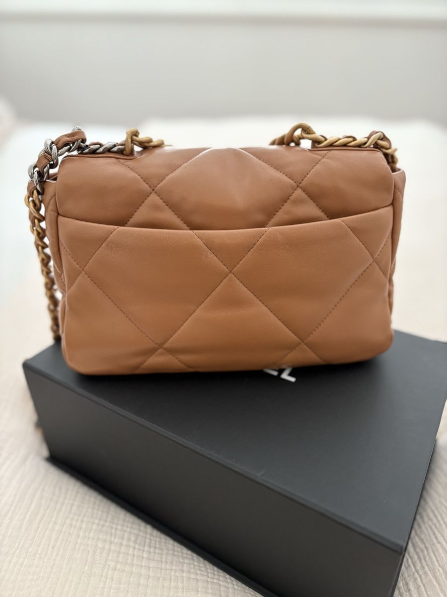 Chanel Borse da donna: Sac Chanel 19 état impeccable – Nuovo (secondo la descrizione) da La Chaux-de-Fonds venduto da kim_6hn7 1