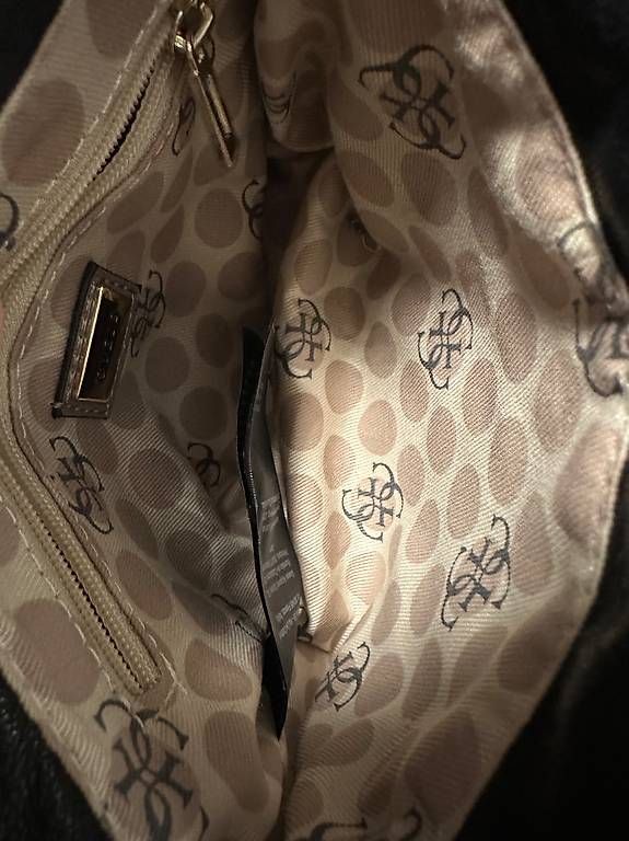 Guess Borse da donna: Guess Umhängetasche schwarz – Usato da Niederhasli venduto da R__A 2