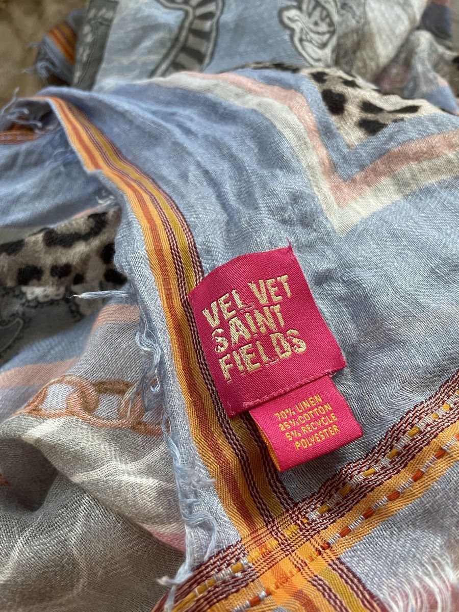 Foulards & écharpes: Wunderschönes Tuch vonVelvet Saint Fields – Neuf (Voir description) à Zürich par Caracol1998 4
