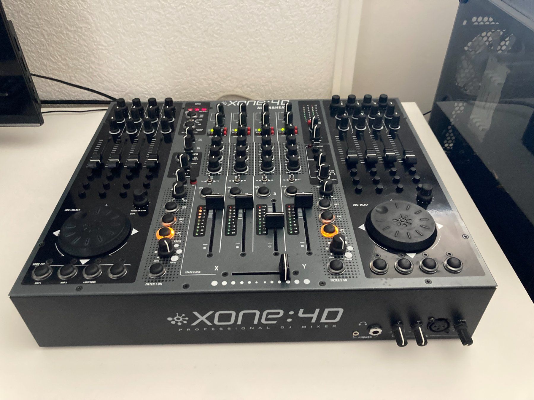 Allen & Heath Mischpulte: Xone 4D DJ mixer – Gebraucht aus Lausanne von JReamonn