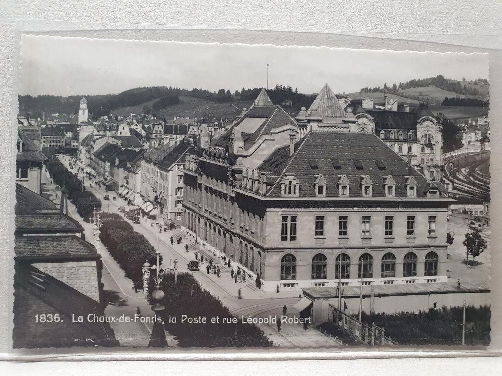 LA CHAUXDEFONDS La Poste et Av. L'. Robert Oldtimer Kaufen auf