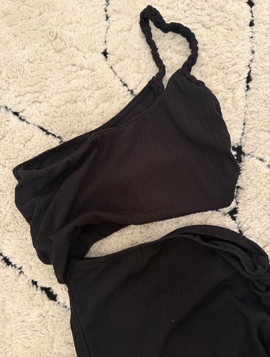 Vestiti: black one-shoulder cutout summer dress – Nuovo (secondo la descrizione) da Wängi venduto da ambraaa19 1
