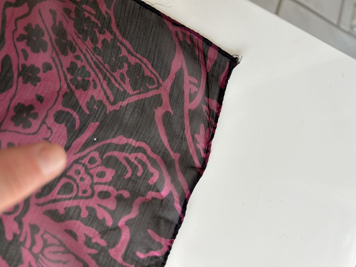 Foulards, Tücher & Schals: Scarf floral pattern black pink used condition – Neu (gemäss Beschreibung) aus Saland von ele_vc96 2