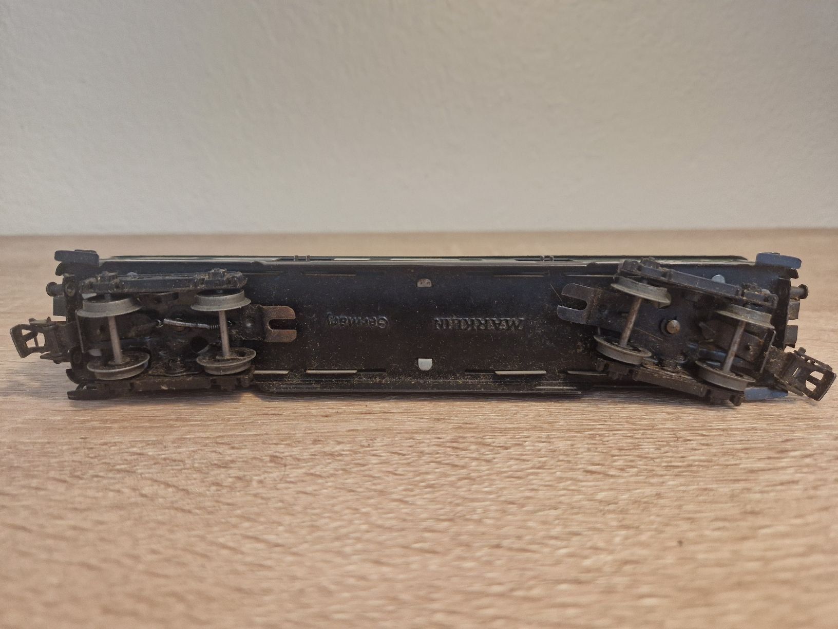 Märklin Modellini di ferrovie: Märklin 346/4 Gepäckwagen H0 – Usato da St-Aubin-Sauges venduto da Lo_Go 4