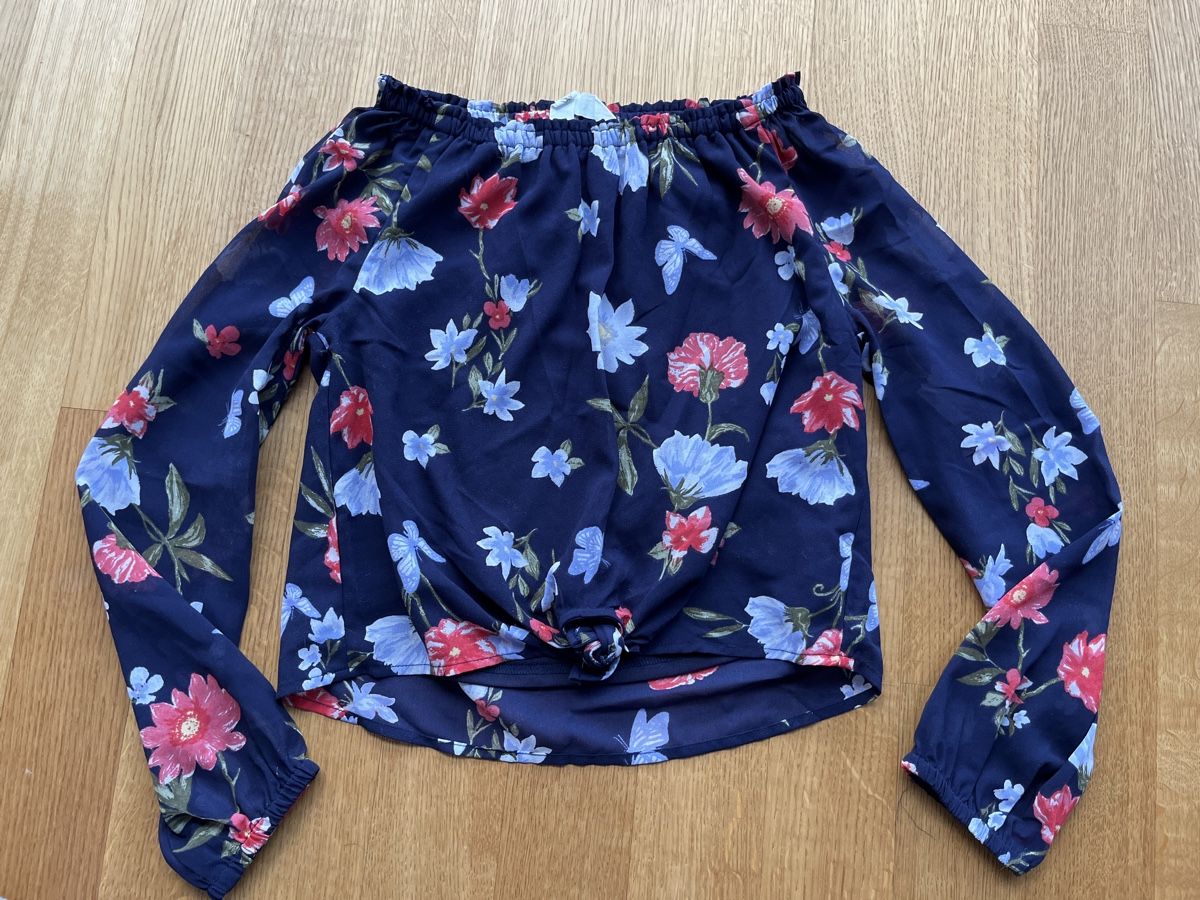 Benetton Lotti & Set di vestiti: Oberteile H&M, Mango, Benetton Gr. 152 – Usato da Baden venduto da lupa5400 2