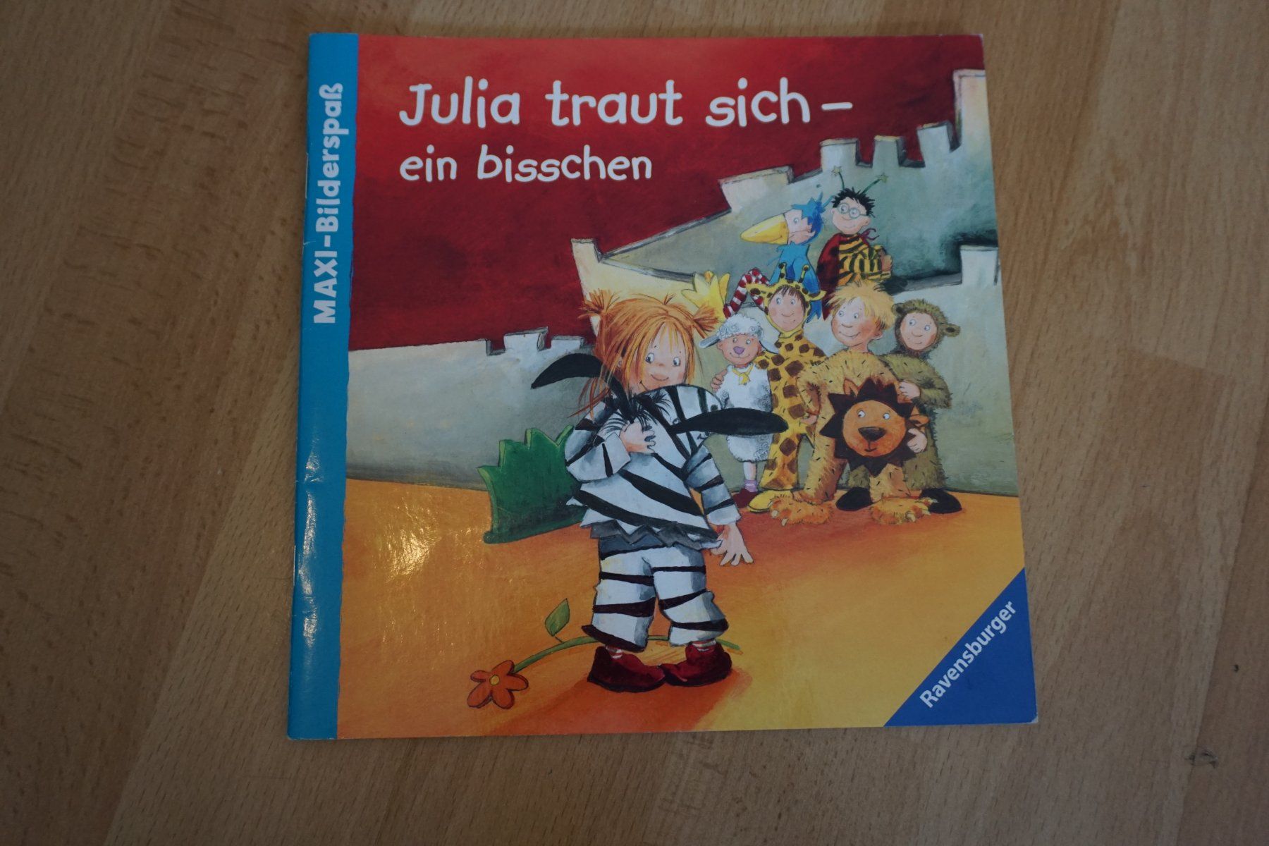 Libri: Bilderbuch/Julia traut sich-ein bisschen – Usato da Zürich venduto da einalemjena