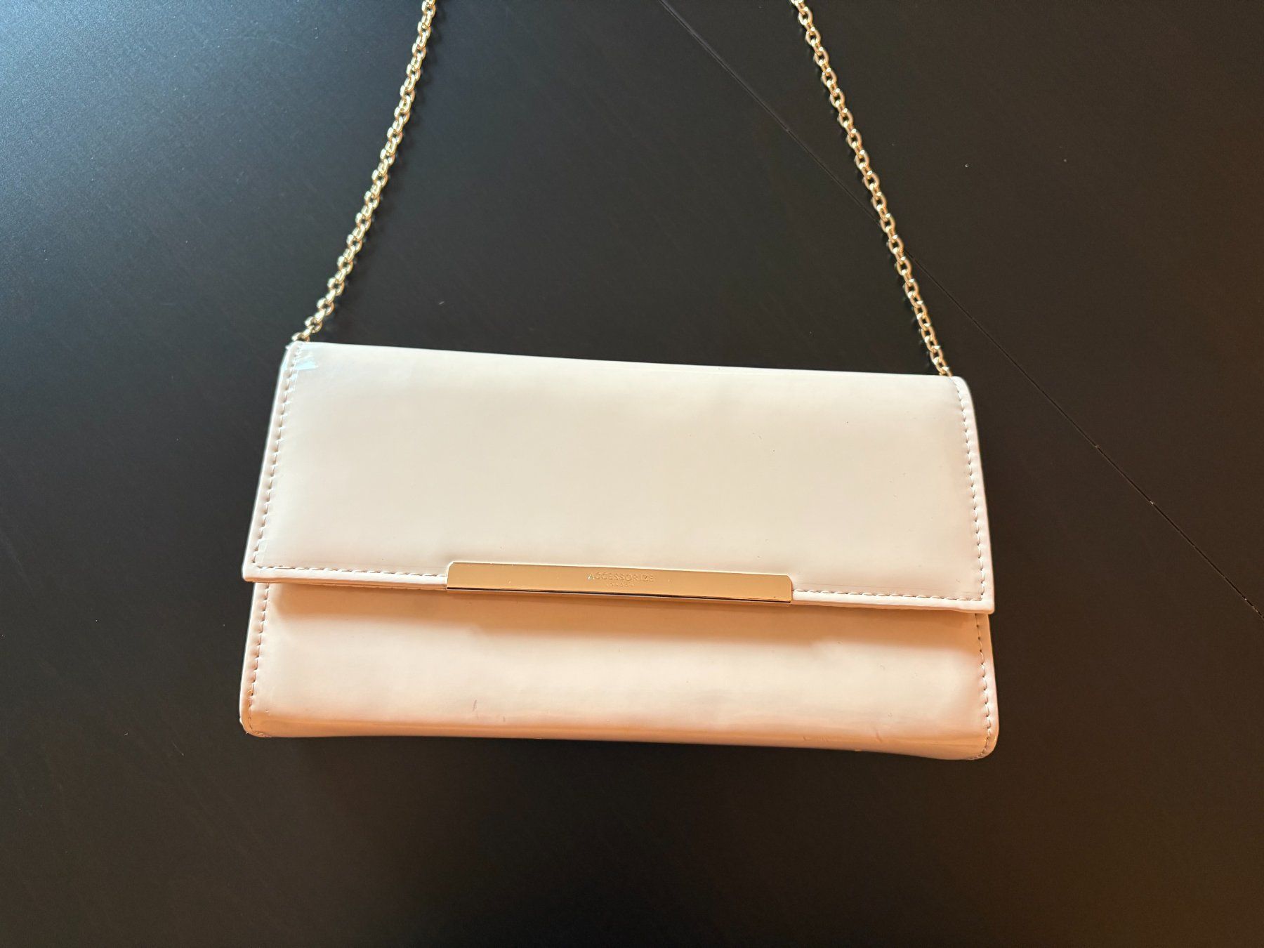 Borse da donna: Accessorize Blush Pink Evening Bag with Gold Chain – Usato da Zürich venduto da KeyboardStep