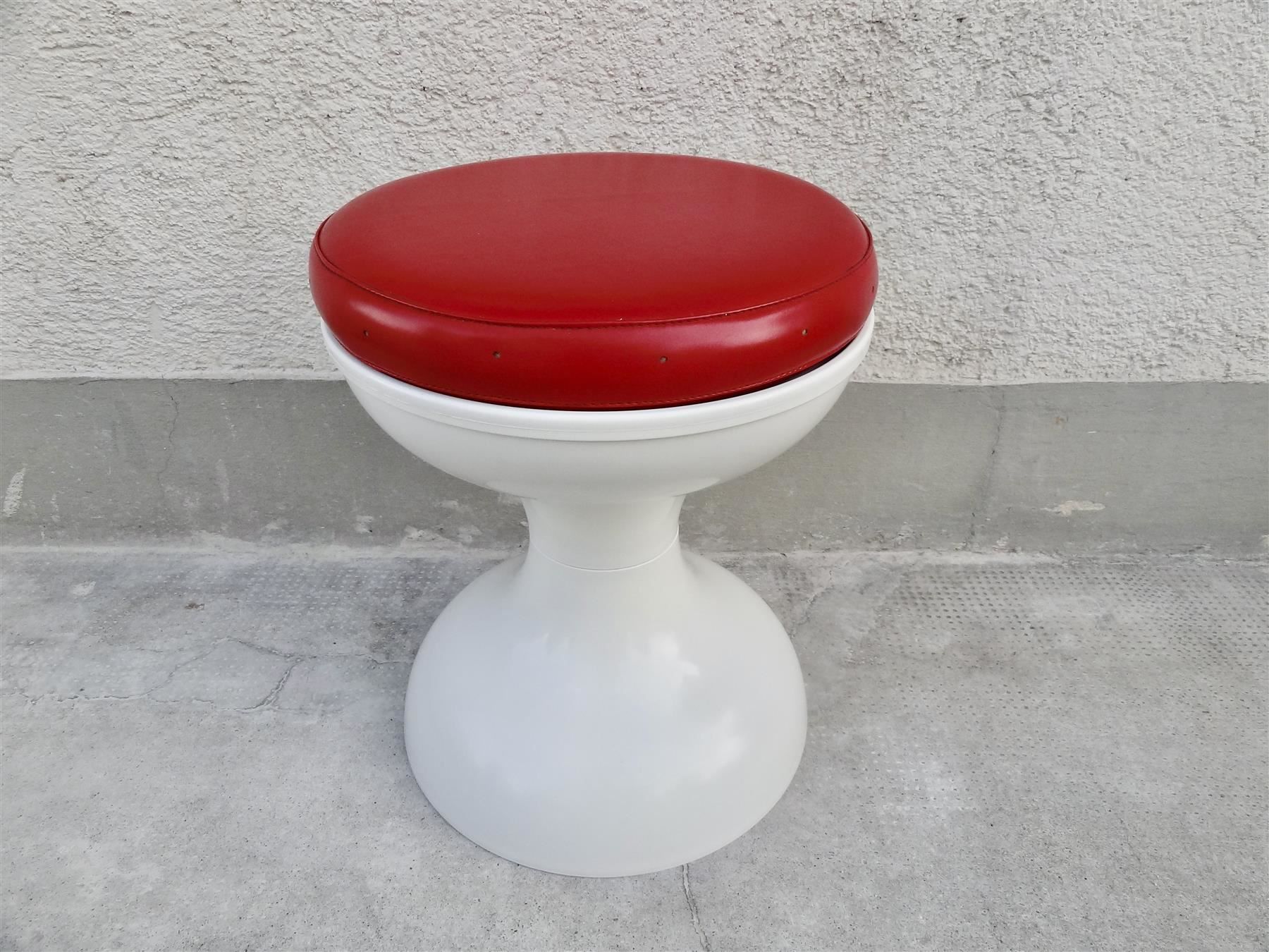 Hocker: Badhocker Vintage Tulpenfuss 60er 70er – Gebraucht aus Kerzers von zimmergruen