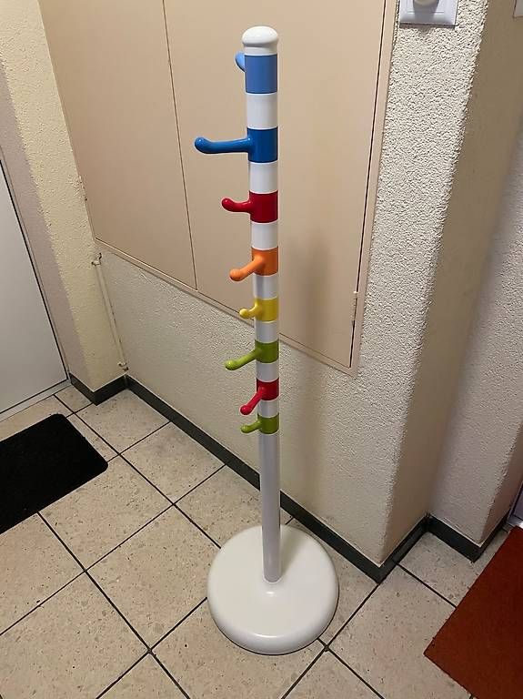 Ikea Guardaroba: Ikea krokig Kleiderständer bunt – Usato da Dübendorf venduto da rocki07
