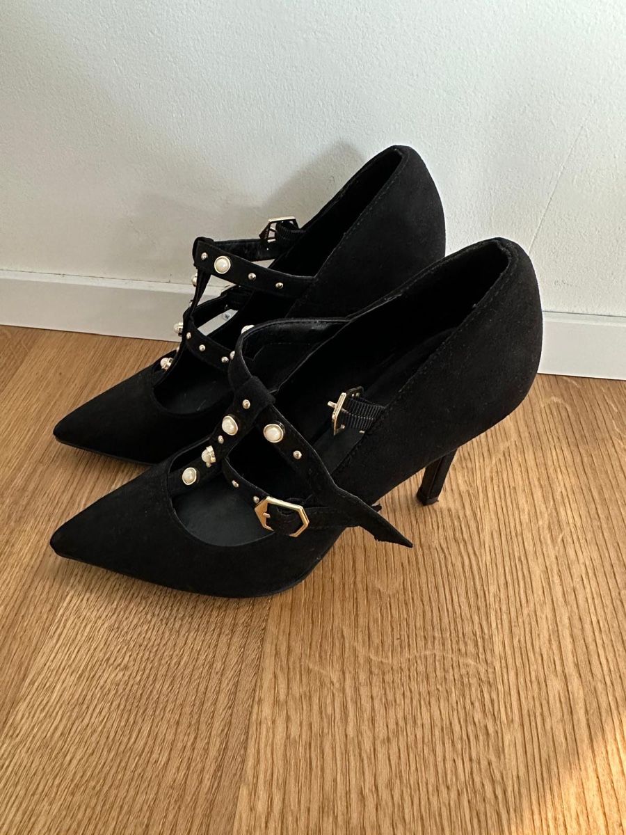 Scarpe da donna: Schwarze Absatzschuhe Gr36 – Usato da Oberriet SG venduto da Demi_H
