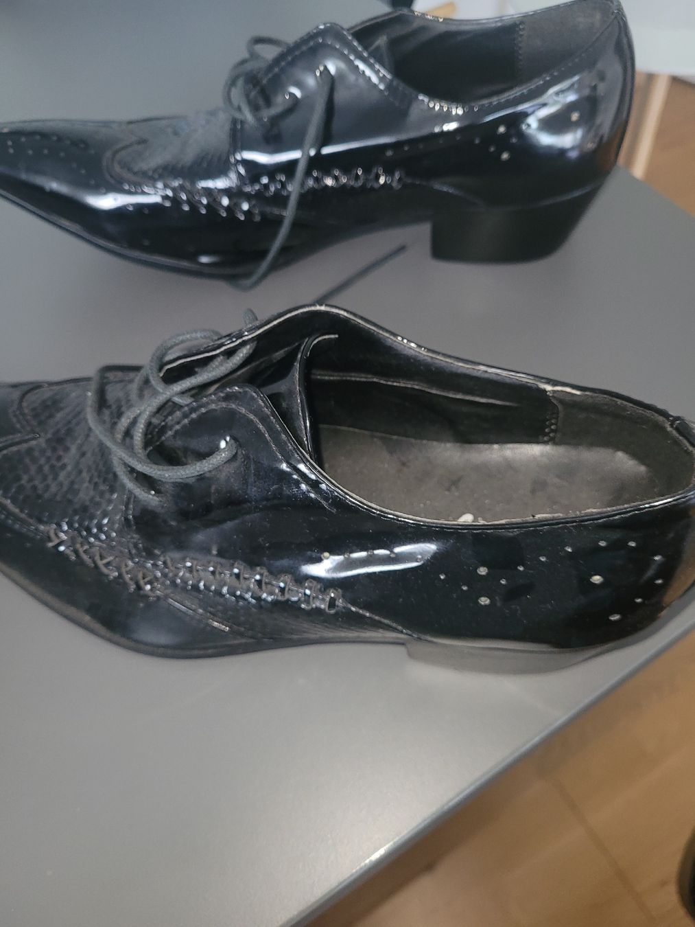 Scarpe da uomo: Elegante Lackschuhe Gr. 42, schwarz – Nuovo e nell'imballaggio originale da Bassersdorf venduto da arkais 1