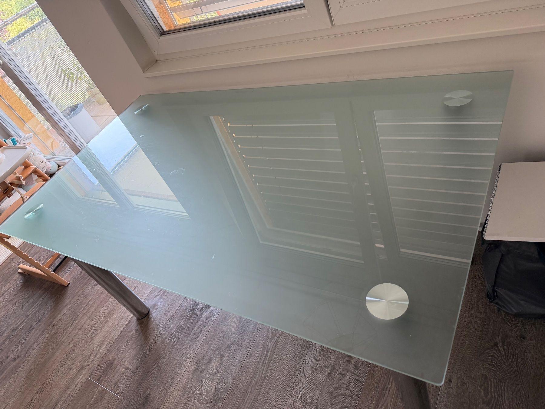 Tavoli: Moderner Glas-Esstisch | Esstisch aus Glas – Usato da Dübendorf venduto da amandeep27789
