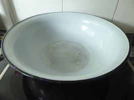 grosses Becken laminiert
