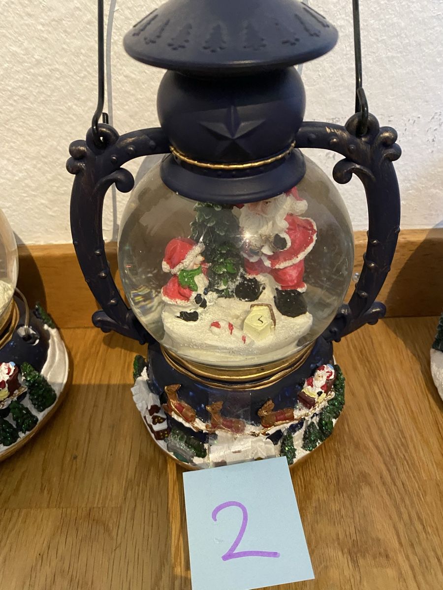 Tutte le decorazioni: Schneekugel mit Griff und Musik – Usato da Zürich venduto da Ethno1