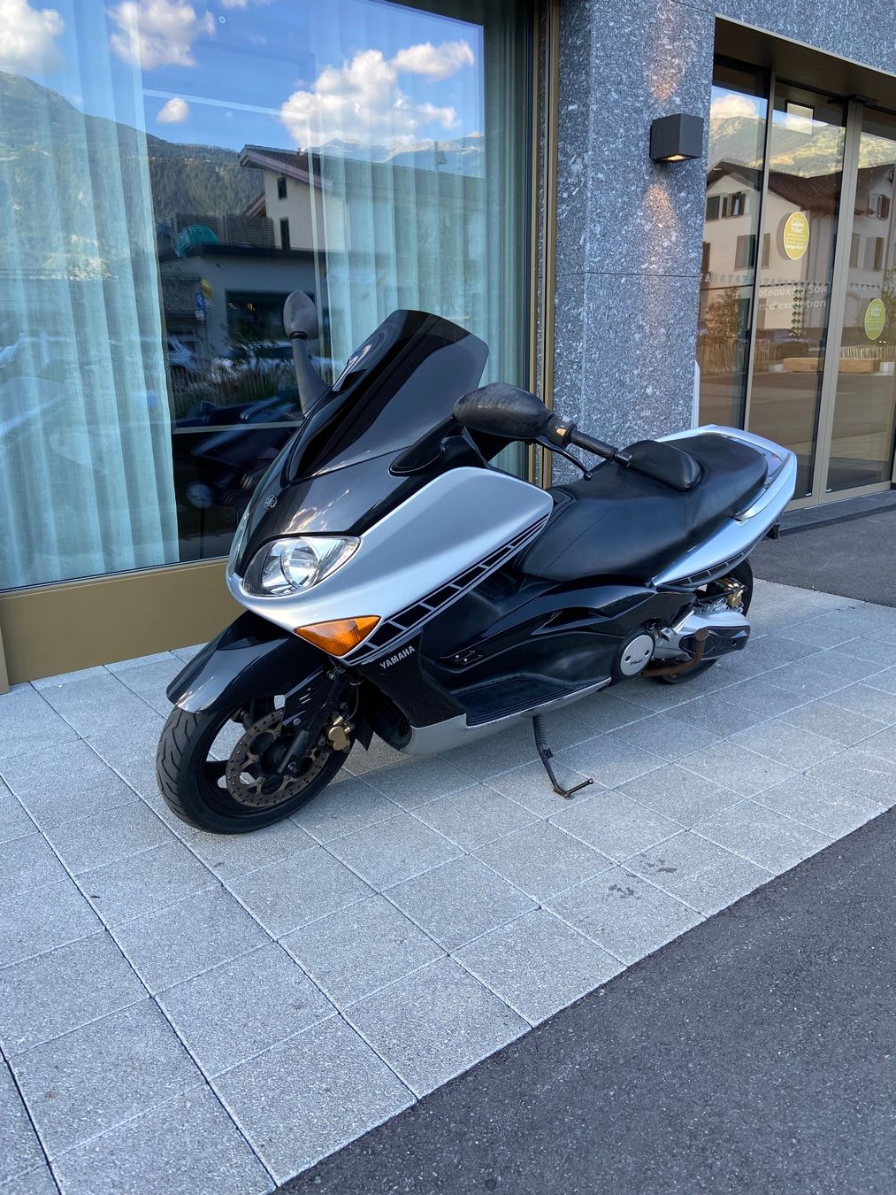 Yamaha Scooter: Yamaha Tmax500 2001 Prix fixe – Usato da Vétroz venduto da fre_b2fh 3