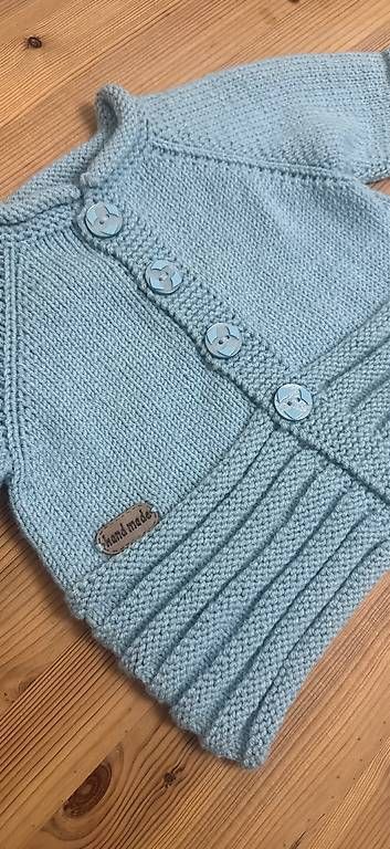 Vestes & Manteaux:  Handgestrickte Baby-Strickjacke  Hellblau – Neuf avec emballage d'origine à Wollerau par ALPERA 2