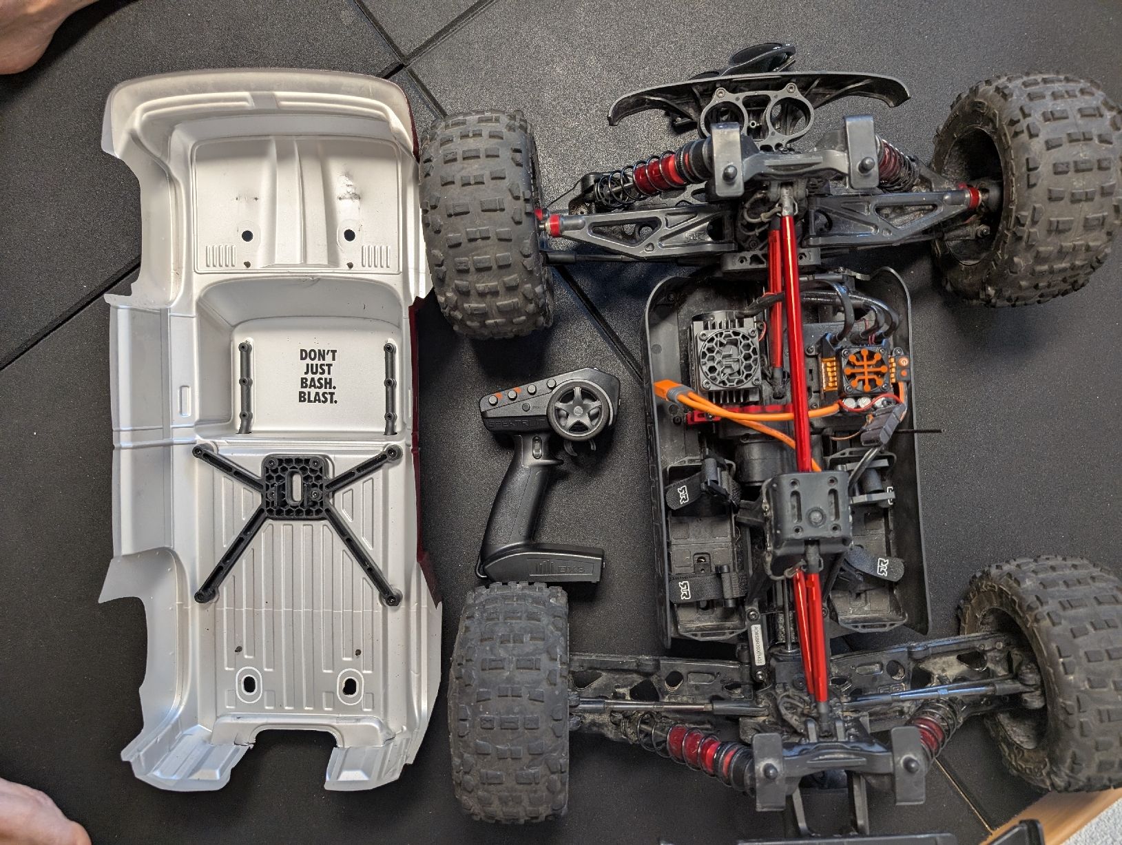 Arrma RC Modellbau: Arrma Outcast 1/5 is Rc Auto – Gebraucht aus Wittenbach von Ma39012E 3