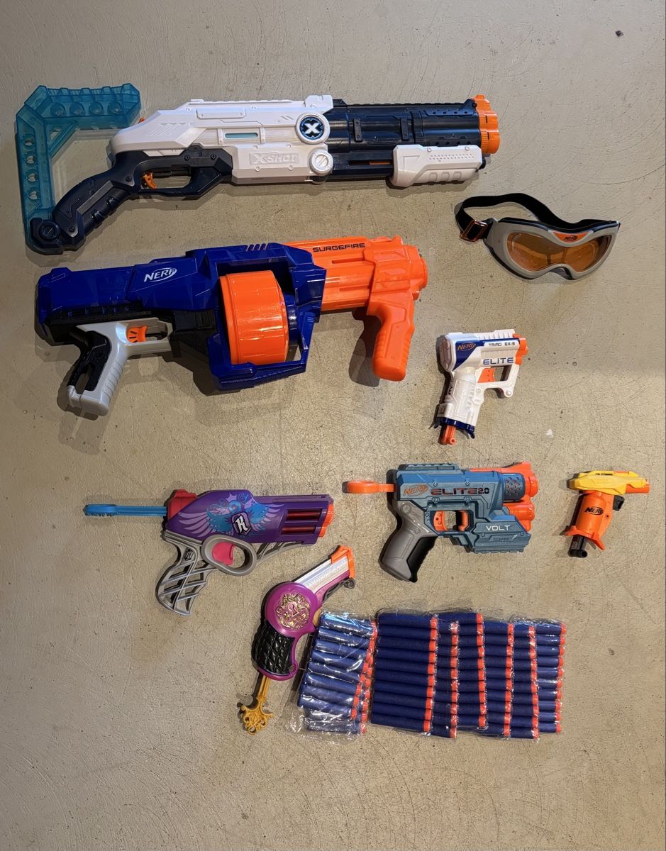 Nerf Giocattoli: Nerf Guns Sammlung mit Brille – Usato da Utzigen venduto da melibu10