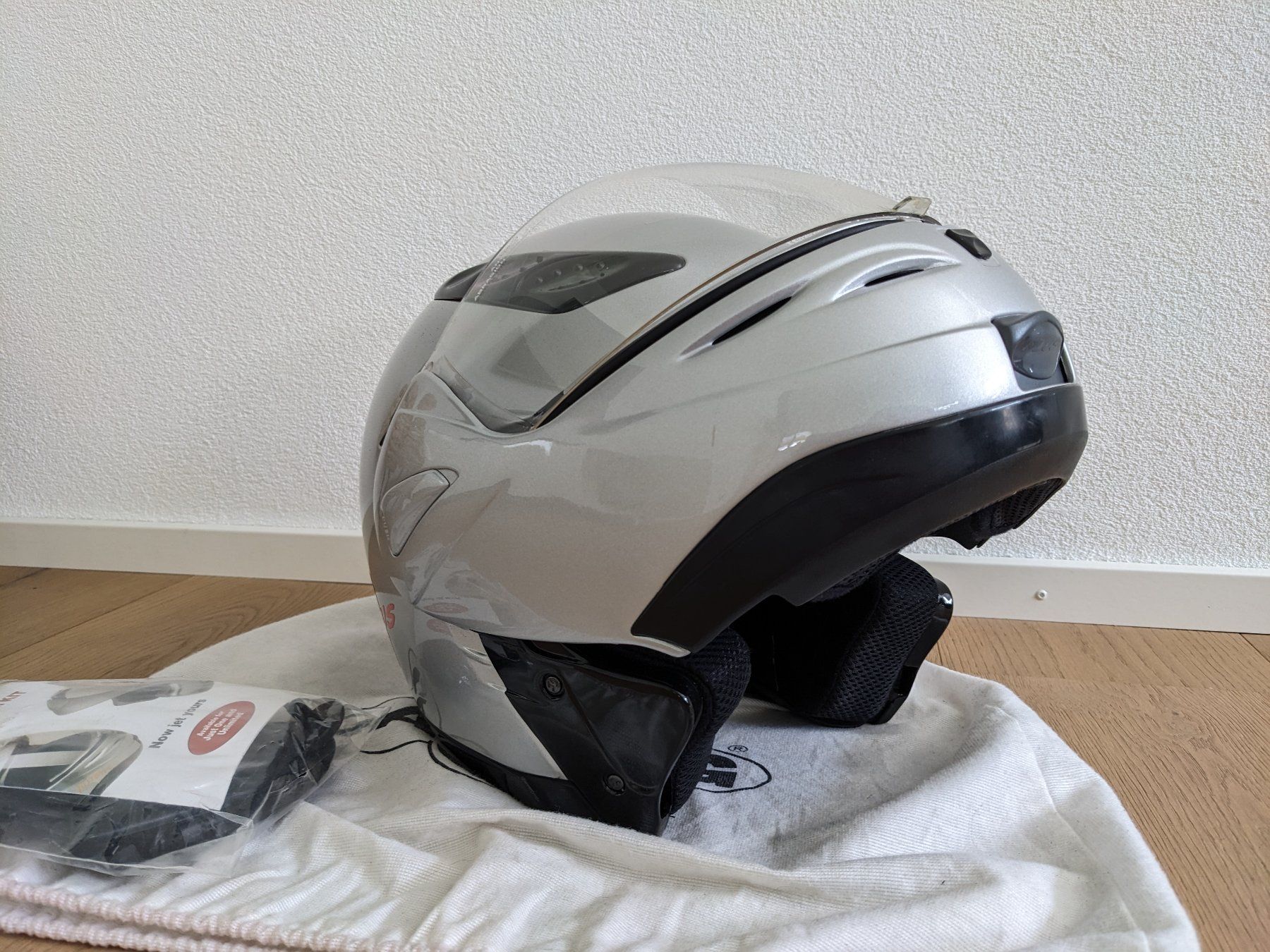 Caschi & visiere: Motorradhelm / Töffhelm - Caberg Jet 1 Plus - silber / Gr. S – Usato da Hinterforst venduto da Rikiro 3
