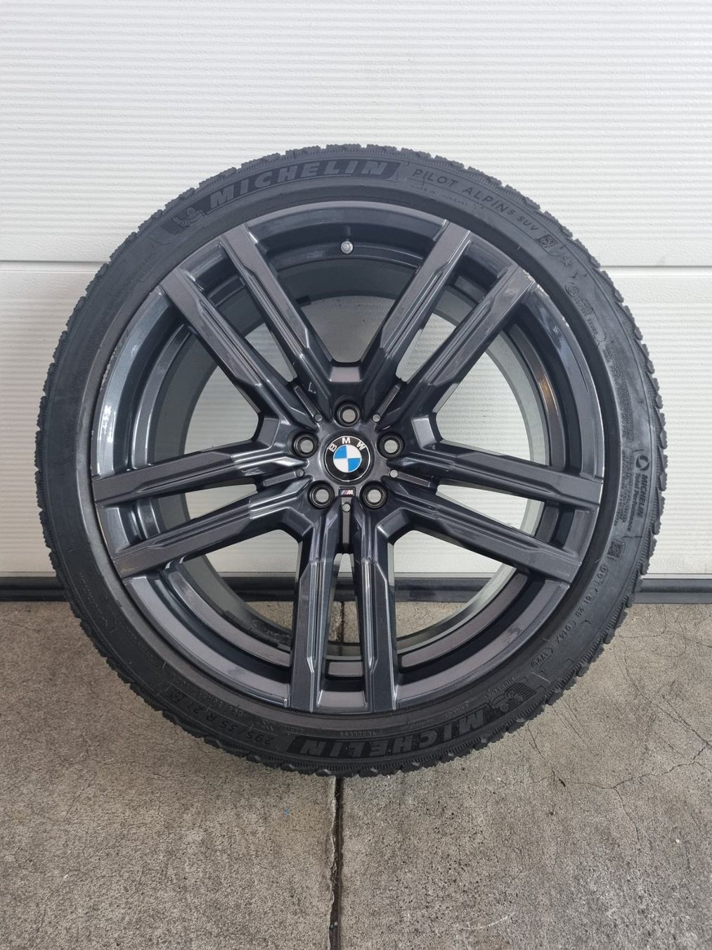 BMW Pneus & Roues: BMW X6M Competition Winterräder – D'occasion à Kirchdorf AG par Cartastic_AG 1